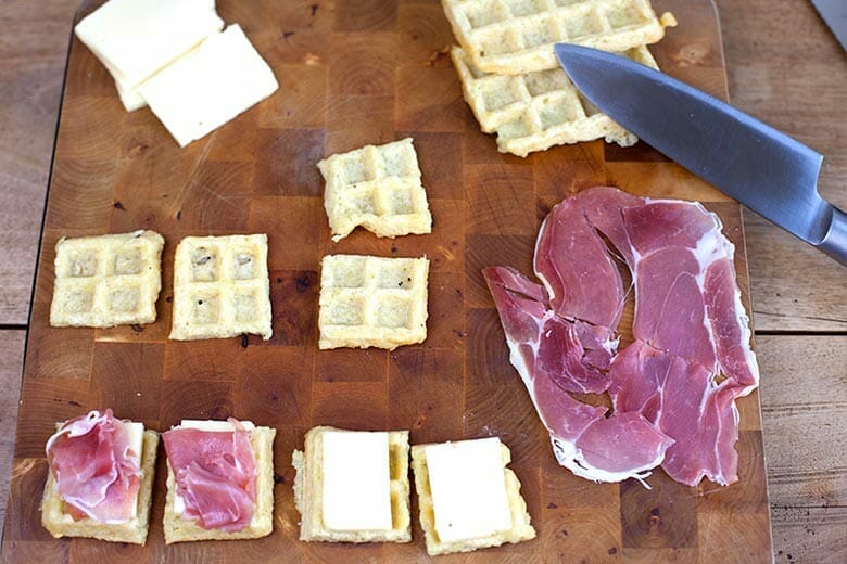 Gaufre raclette, la découpe