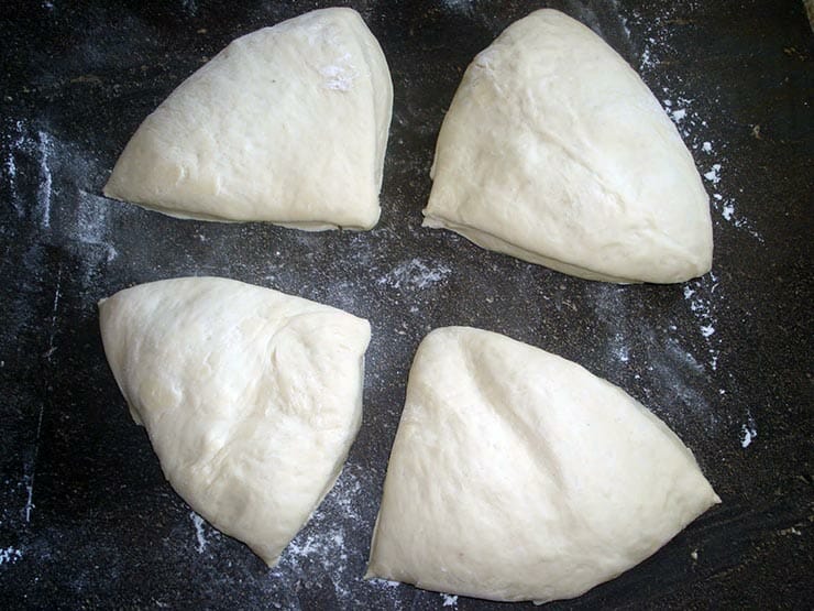 Diviser en 4 pâtons