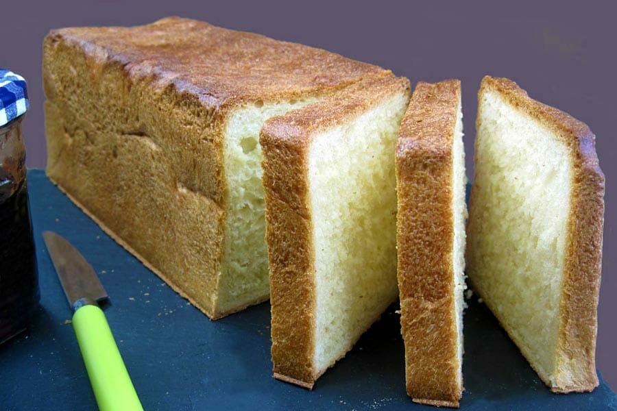 Pain de mie complet sans croûte en grandes tranches - U - 500 g