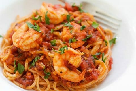 Spaghettis aux crevettes et à l?ail