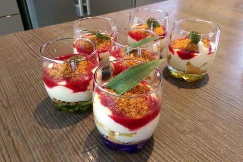 Tiramisu à l’ananas et son coulis de framboises