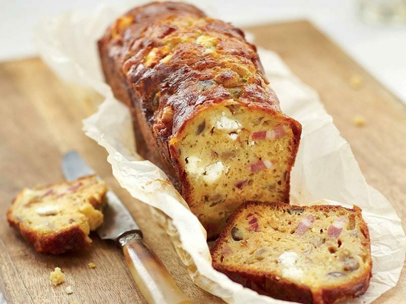 Cake chèvre, noisettes et lardons au Thermomix