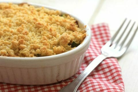 Crumble courgettes, chèvre et lardons