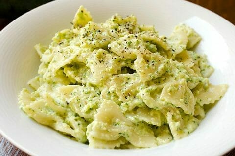 Farfalle à la crème de courgettes