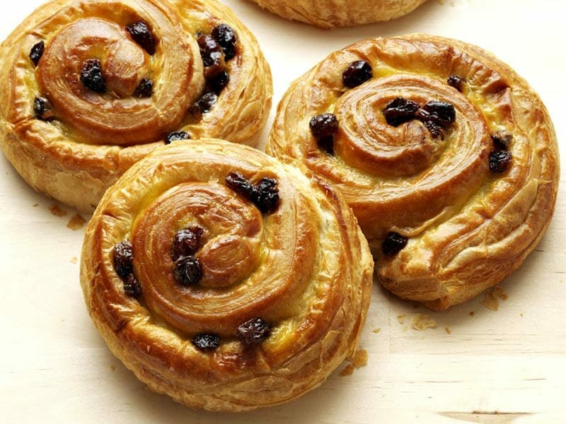 Résultat de recherche d'images pour "pain au raisin"