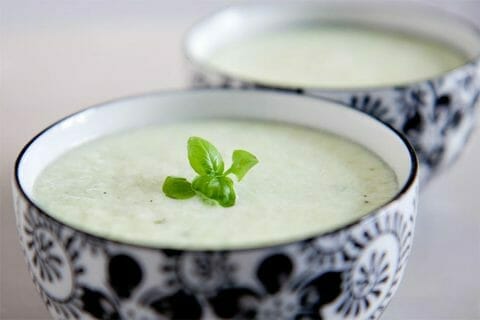 Soupe froide concombre et menthe