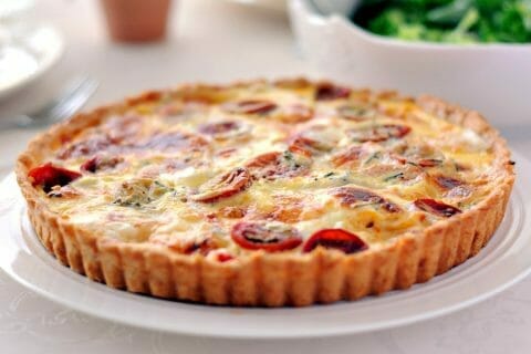 Tarte au thon, tomate et moutarde