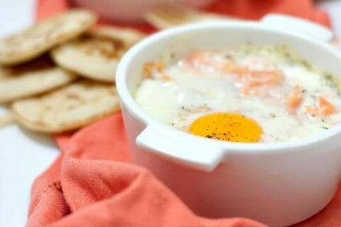 Oeufs cocotte poireaux et saumon fumé