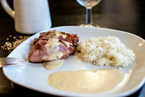 Magret de canard sauce au poivre blanc