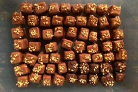 Caramels aux cacahuètes enrobés de chocolat au Thermomix