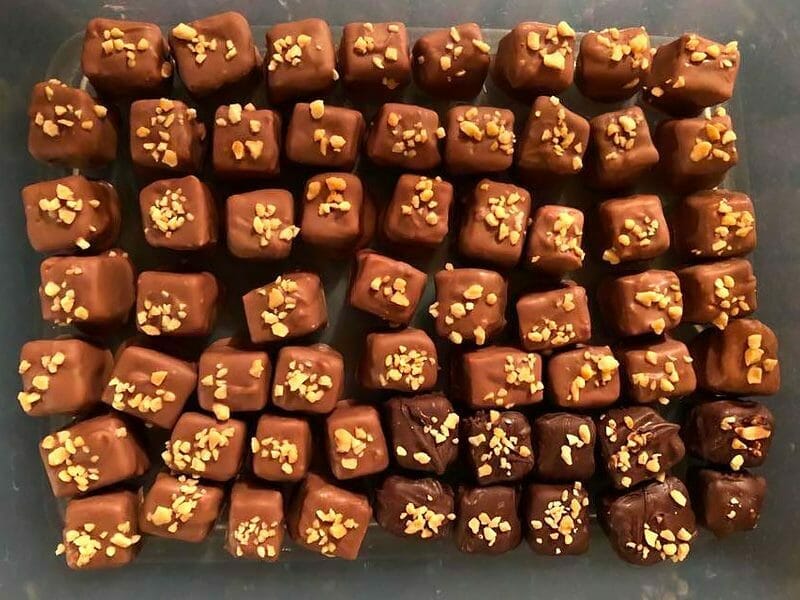 Caramels aux cacahuètes enrobés de chocolat au Thermomix