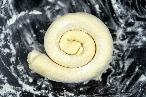 Pâte feuilletée en escargot