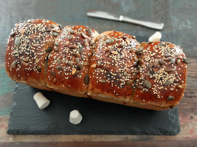 Pain de mie aux blancs d'oeufs et aux graines de céréales au