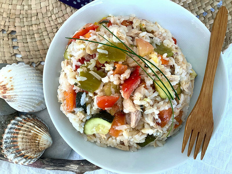 Salade de riz au thon et aux légumes croquants au Thermomix