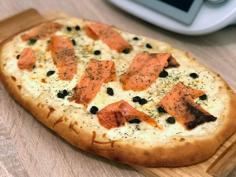 Pizza au saumon et sauce kiri au Thermomix