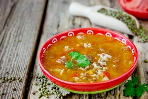 Soupe de légumes aux lentilles et au riz