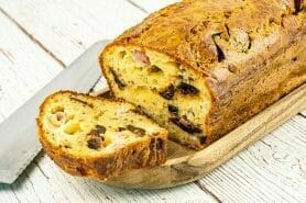 Cake aux lardons et aux pruneaux au Thermomix
