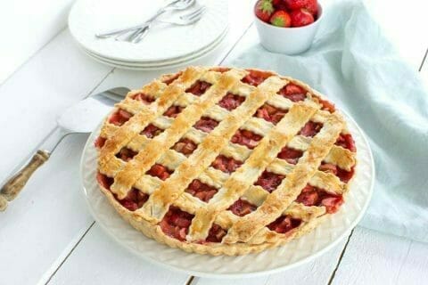 Tarte aux fraises et à la rhubarbe