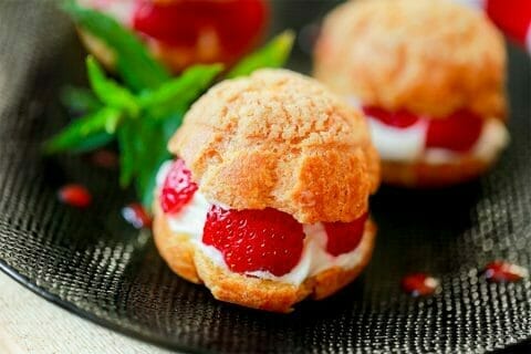 Choux craquelin fraises chantilly