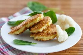 Galettes de chou-fleur et sauce yaourt au Thermomix