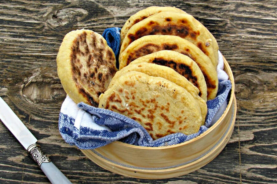 Bolo Do Caco Traditioneller Teigfladen Aus Madei - Rezepte Suchen