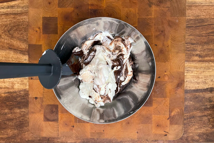 Mélange crème chantilly chocolat