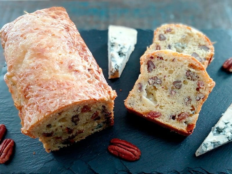 Cake à la fourme d’Ambert, noix et raisins secs au Thermomix