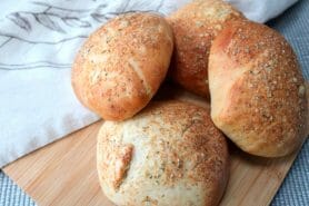 Pains burger au parmesan et romarin au Thermomix