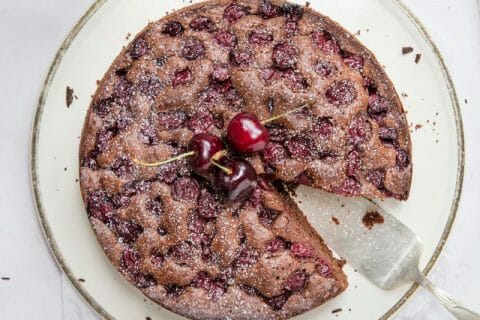 Gâteau au chocolat et aux cerises