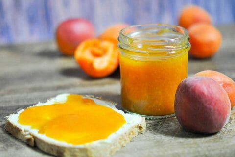 Confiture pêches et abricots