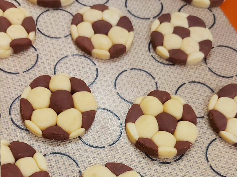 Biscuit ballons de foot Thermomix avant cuisson