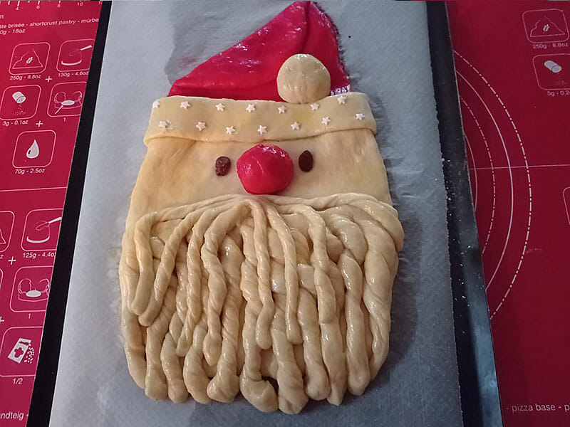 Père noël prêt à être enfourné