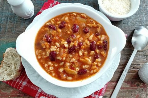 Soupe aux haricots rouges et coquillettes