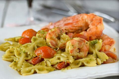 Farfalle au pesto et crevettes