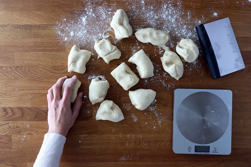 Diviser en 12 pâtons