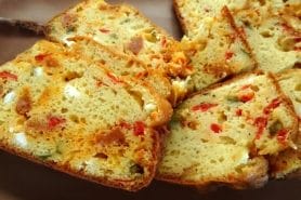 Cake chorizo, poivrons et feta au Thermomix