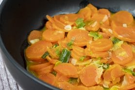 Carottes aux oignons nouveaux au Thermomix