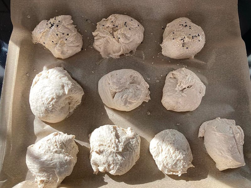 Bürli sur la plaque de cuisson