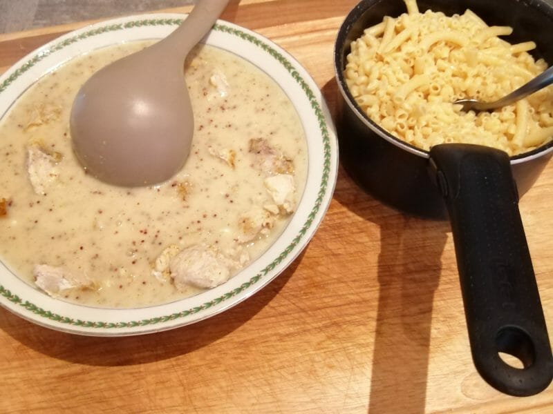 Cliquez pour zoomer ! Blancs de poulet sauce moutarde et curry Thermomix par Amelinela