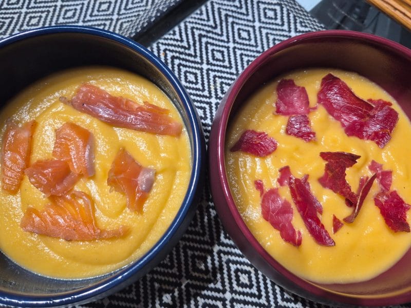 Cliquez pour zoomer ! Soupe de betterave au saumon Thermomix par david_374