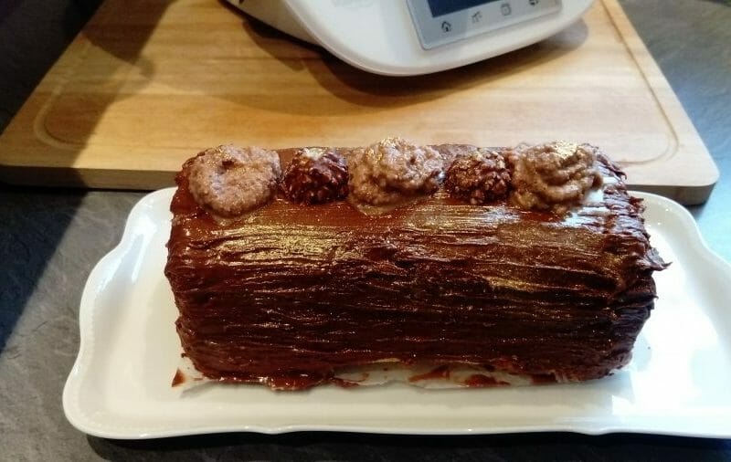 Cliquez pour zoomer ! Bûche Ferrero Rocher Thermomix par EmilieBillot