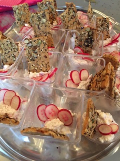 Cliquez pour zoomer ! Rillettes de radis roses au cheese cream Thermomix par kikiki88