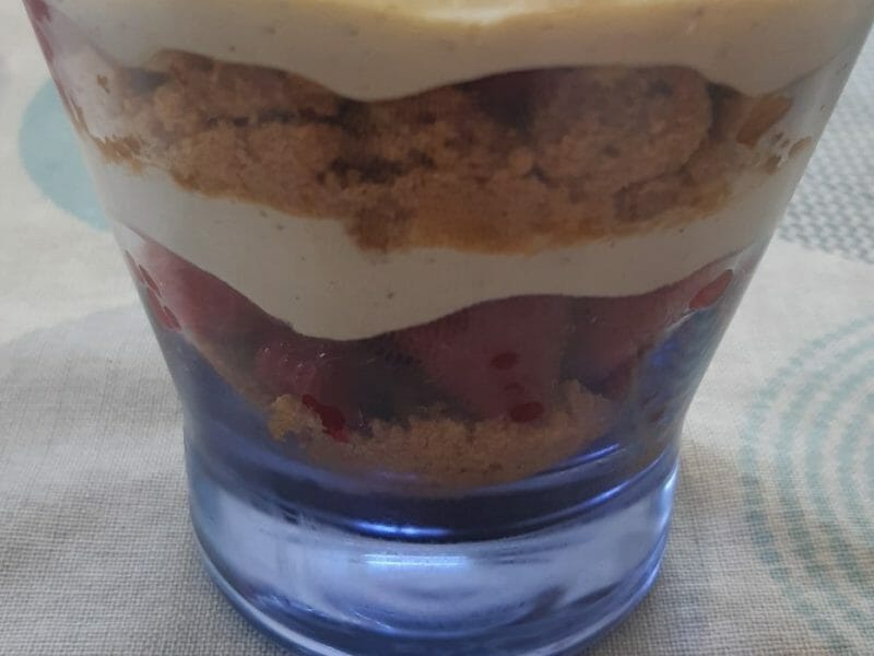 Cliquez pour zoomer ! Tiramisu aux framboises et spéculoos Thermomix par Sunnymax82