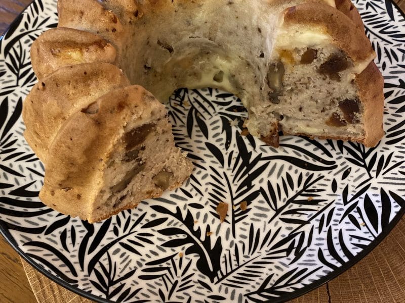 Cliquez pour zoomer ! Cake à la fourme d’Ambert, noix et raisins secs Thermomix par Nini