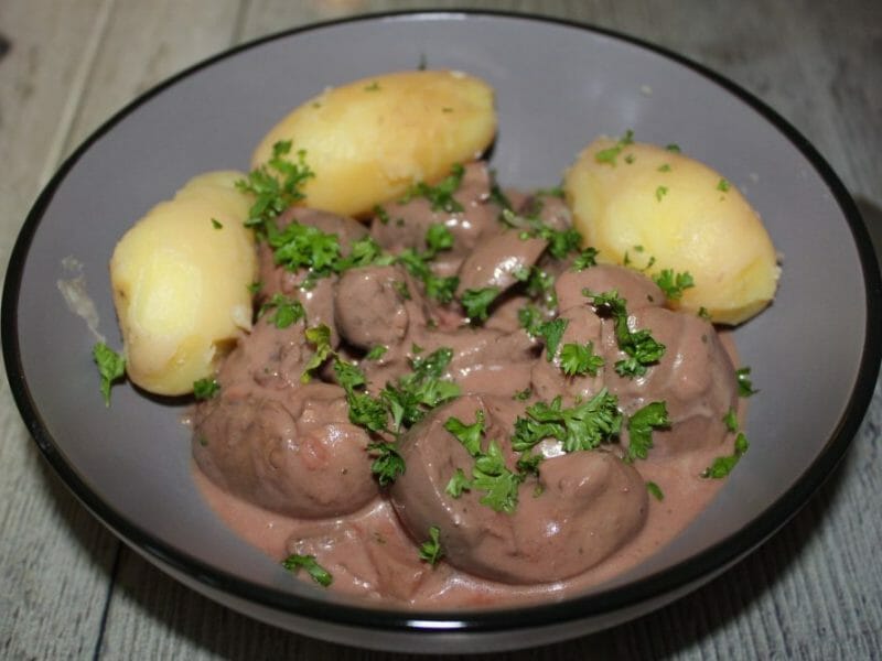 Cliquez pour zoomer ! Rognons de porc sauce madère Thermomix par Erghy