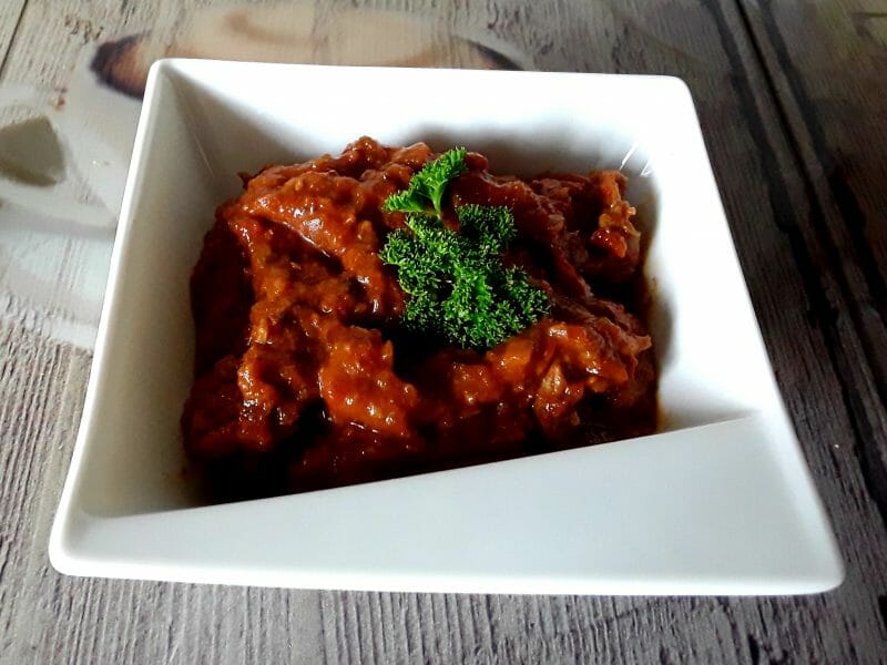 Cliquez pour zoomer ! Goulash de boeuf Thermomix par Erghy