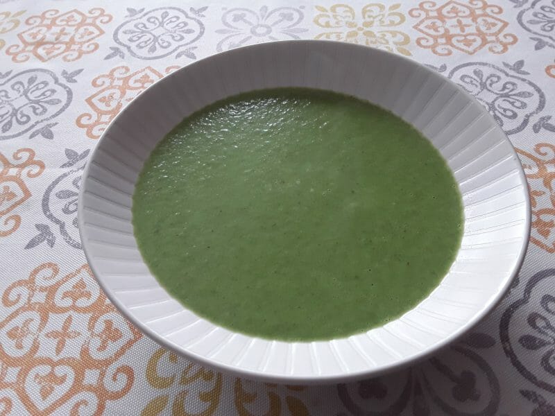 Velouté aux fanes de radis au Thermomix - Cookomix