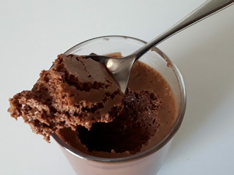 Mousse au chocolat au jus de pois chiche au Thermomix - Cookomix