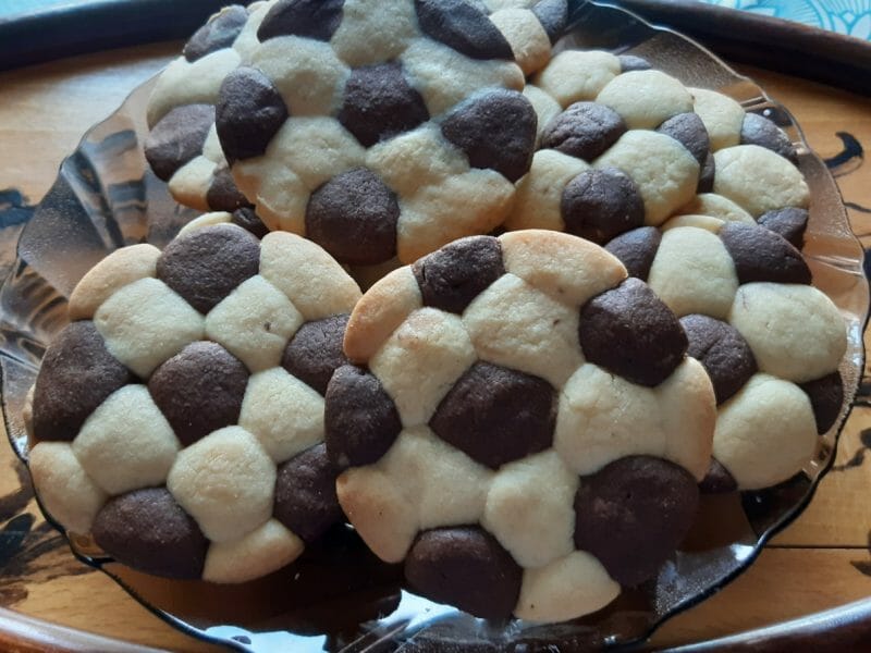Cliquez pour zoomer ! Biscuits ballon de foot Thermomix par Erghy