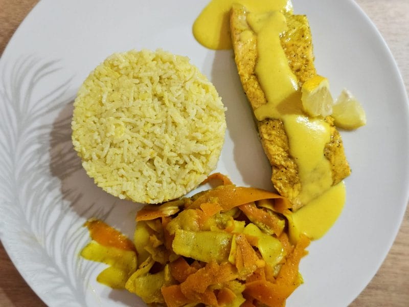 Cliquez pour zoomer ! Saumon sauce curry et tagliatelles de légumes Thermomix par naya9